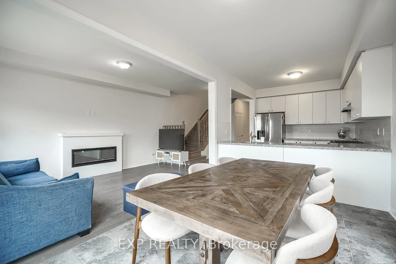 Photo 13 of 1020 Matthew Murray Crescent, Oshawa, Taunton — HOMEH