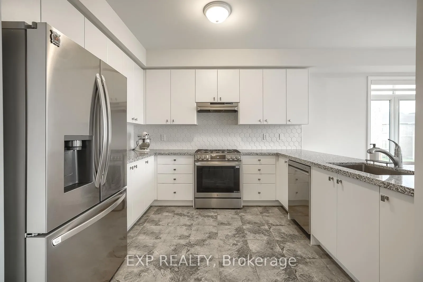 Photo 15 of 1020 Matthew Murray Crescent, Oshawa, Taunton — HOMEH
