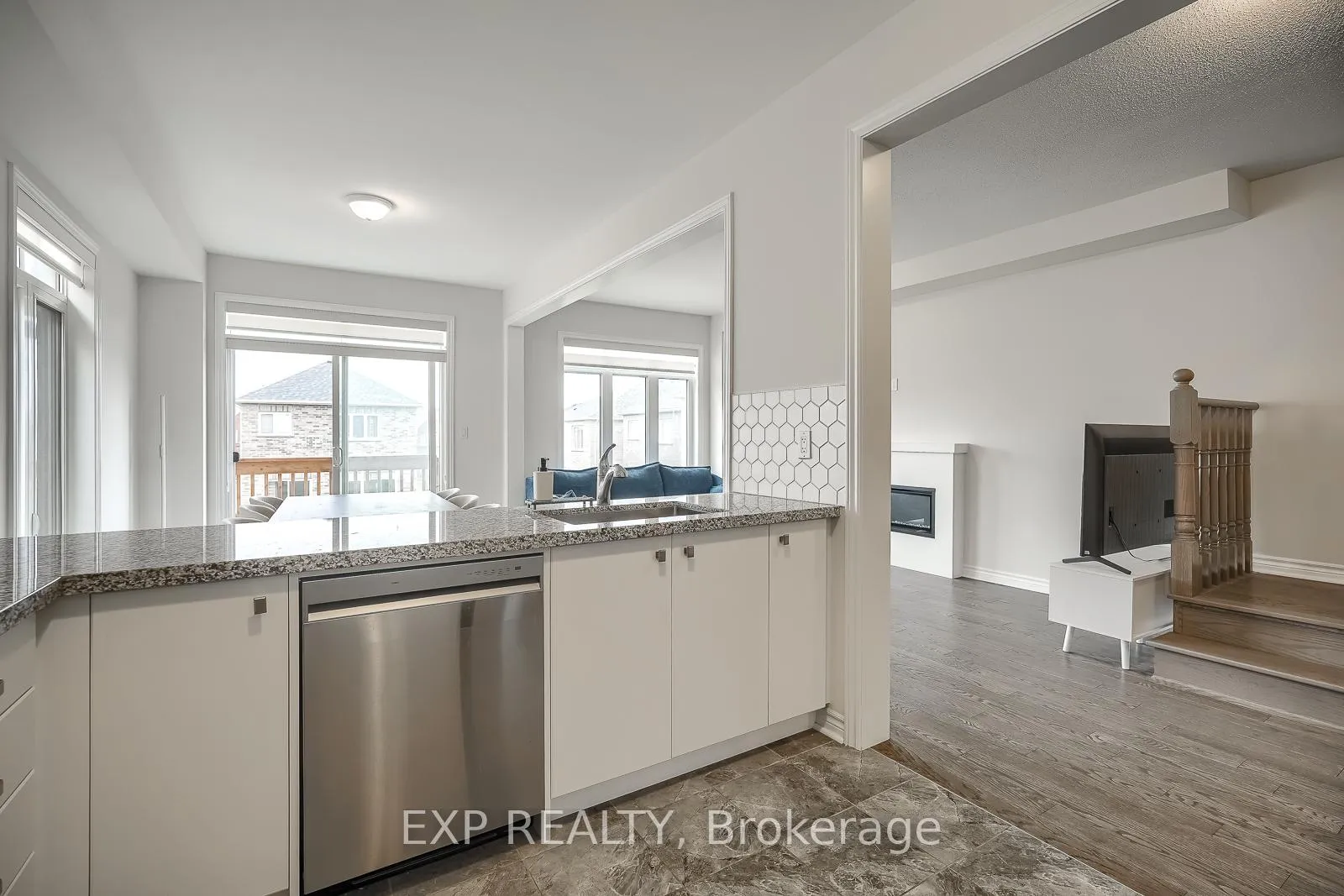Photo 17 of 1020 Matthew Murray Crescent, Oshawa, Taunton — HOMEH