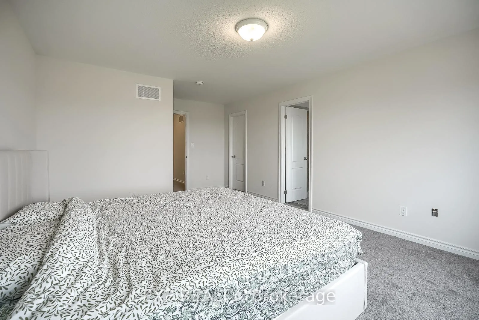 Photo 24 of 1020 Matthew Murray Crescent, Oshawa, Taunton — HOMEH