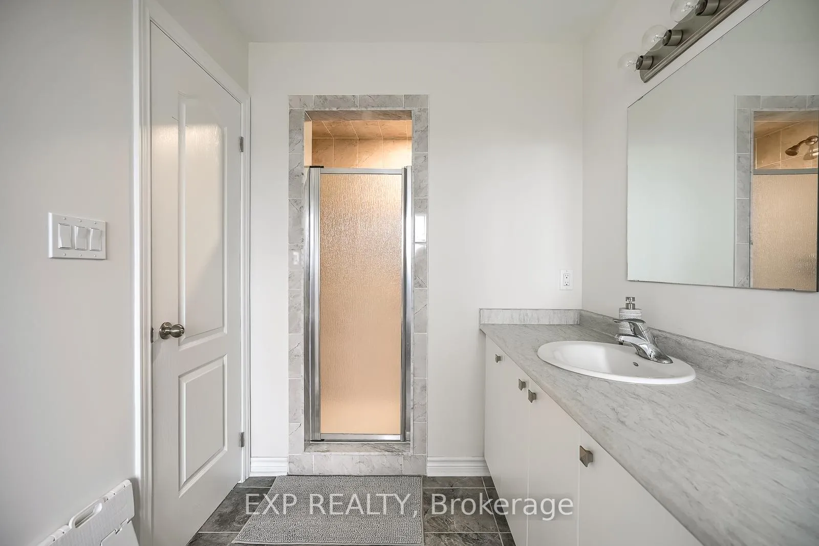 Photo 27 of 1020 Matthew Murray Crescent, Oshawa, Taunton — HOMEH
