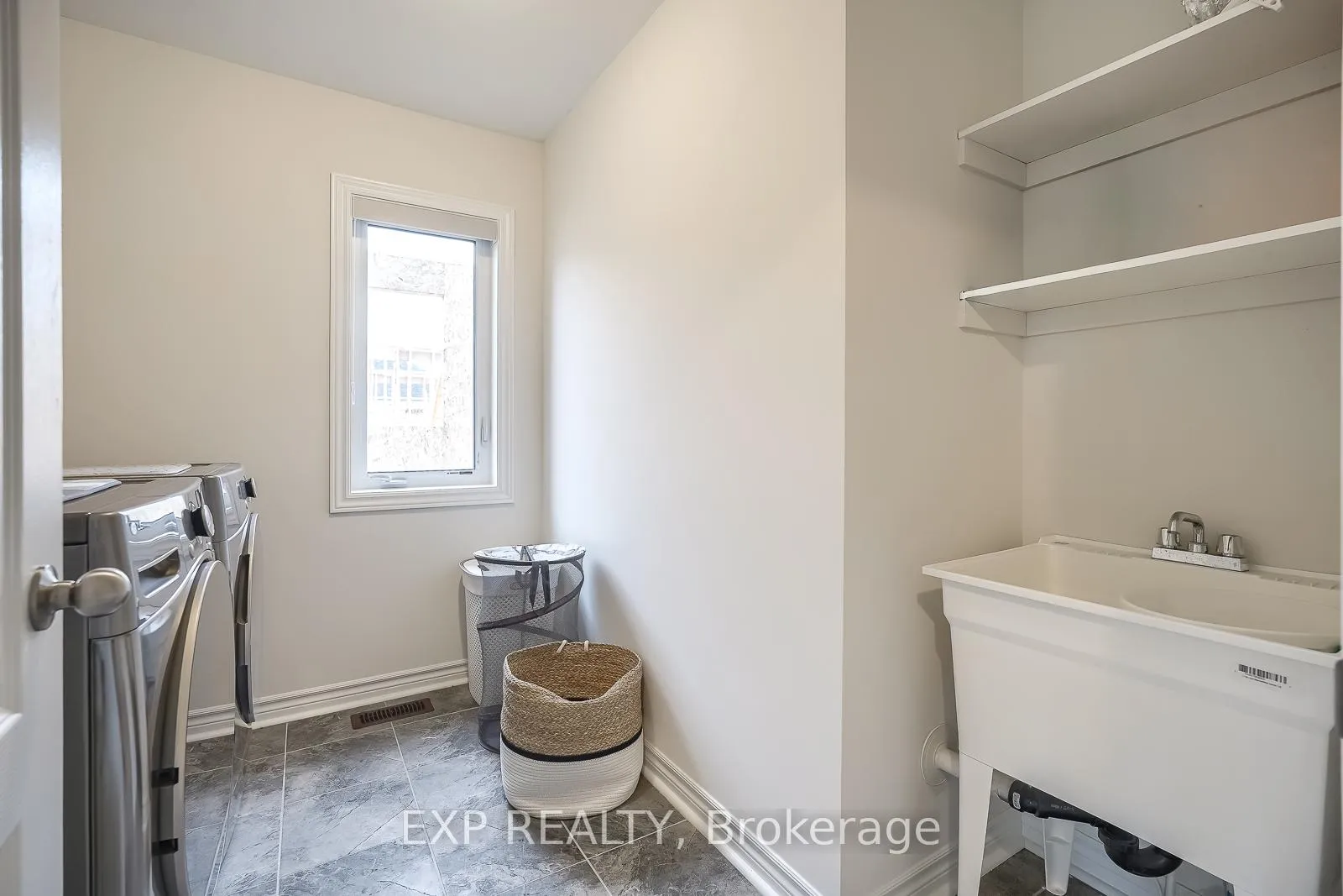 Photo 34 of 1020 Matthew Murray Crescent, Oshawa, Taunton — HOMEH