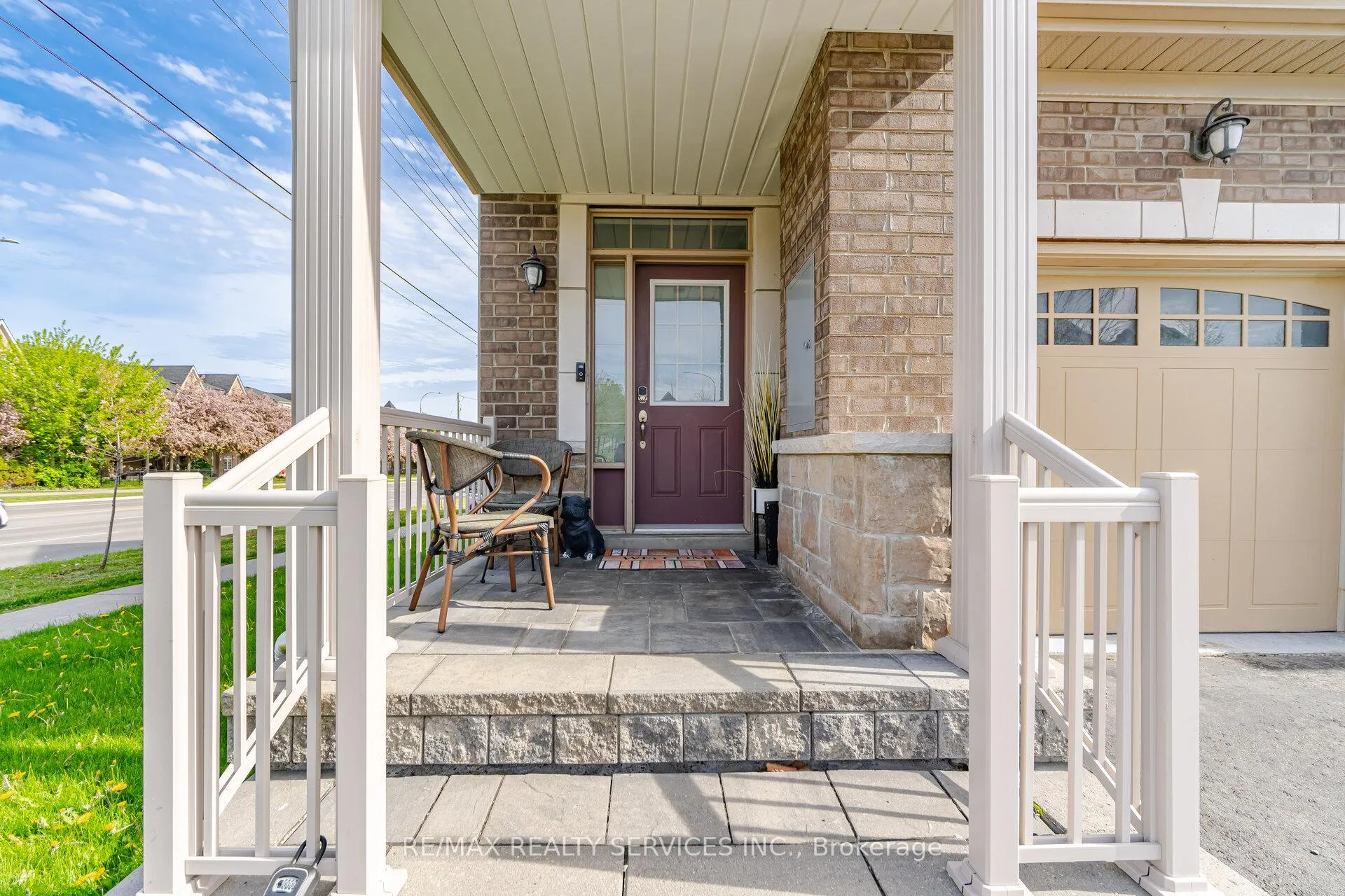 Photo 3 of 56 Rimrock Crescent, Whitby, Williamsburg — HOMEH