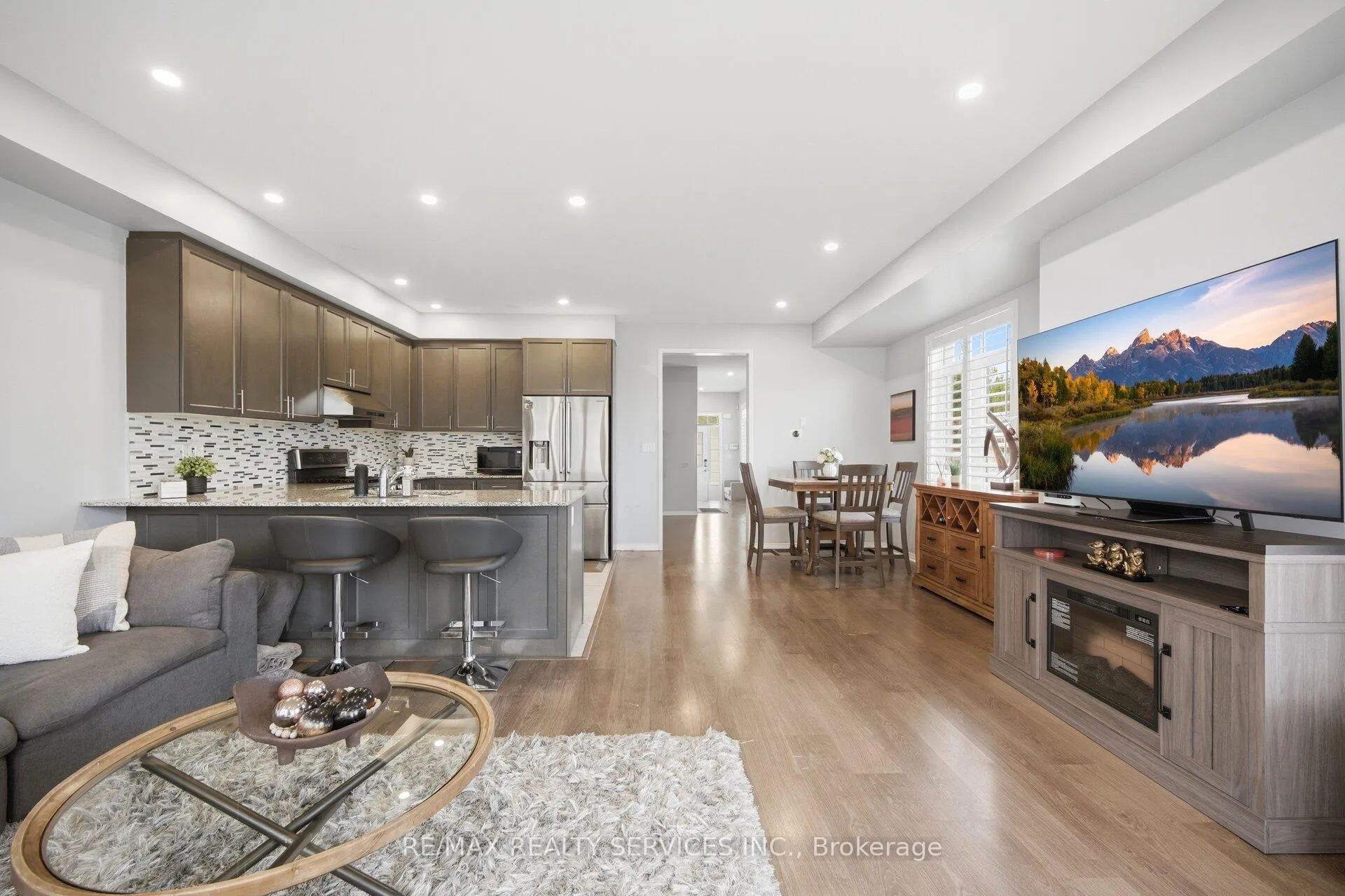 Photo 15 of 56 Rimrock Crescent, Whitby, Williamsburg — HOMEH