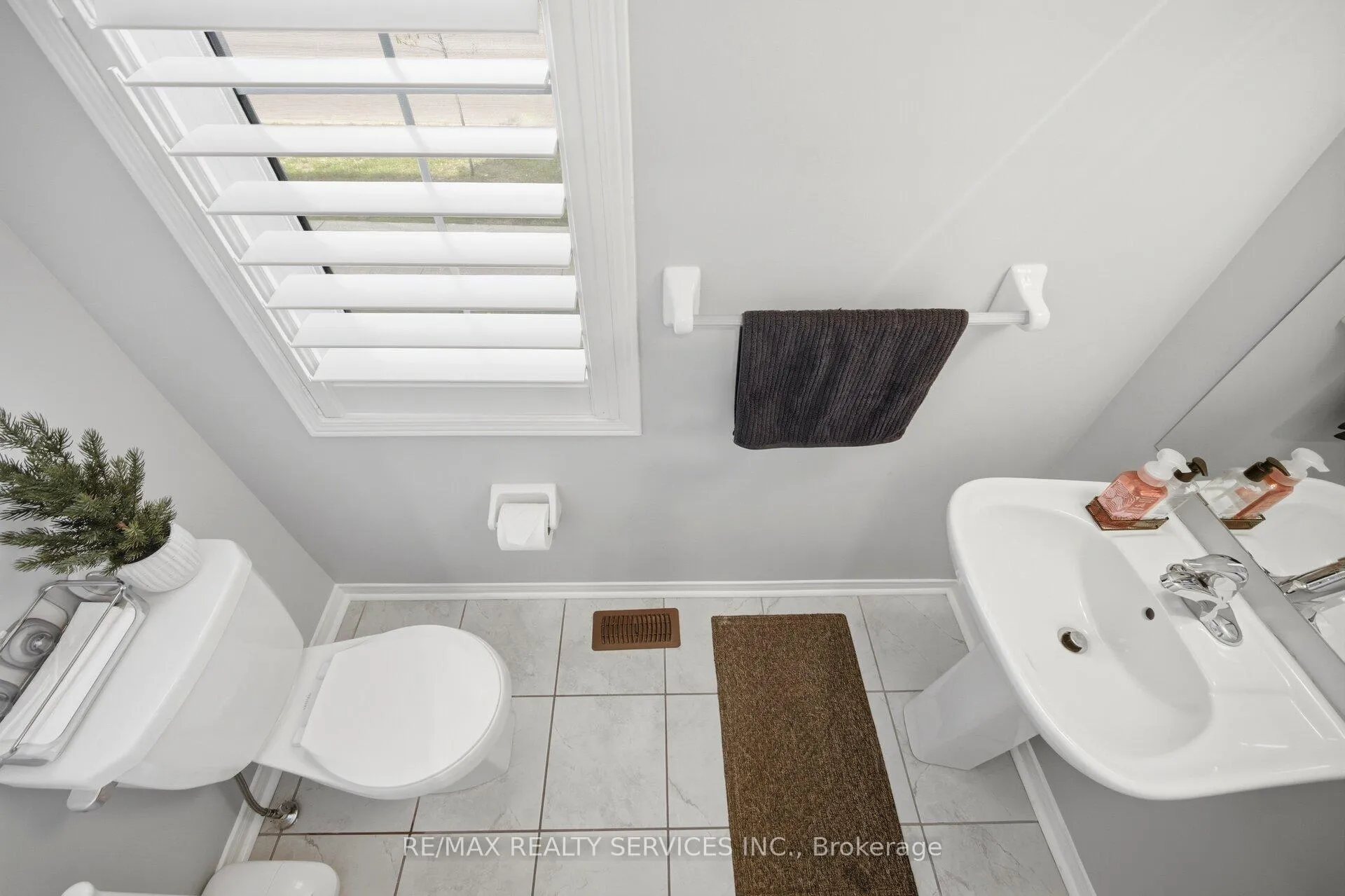 Photo 17 of 56 Rimrock Crescent, Whitby, Williamsburg — HOMEH