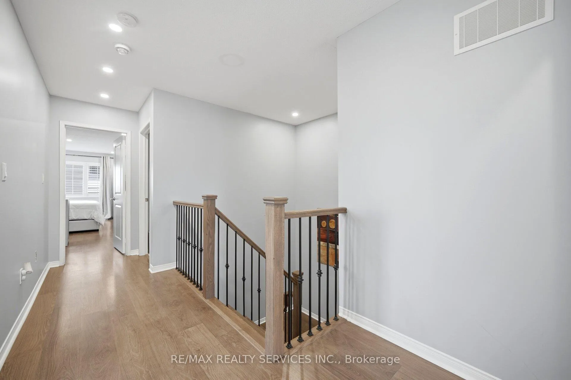 Photo 19 of 56 Rimrock Crescent, Whitby, Williamsburg — HOMEH