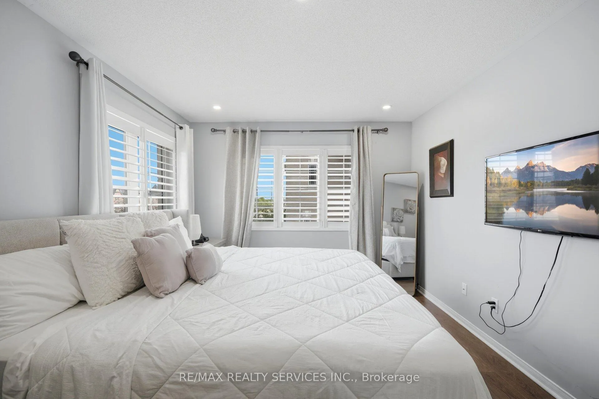 Photo 21 of 56 Rimrock Crescent, Whitby, Williamsburg — HOMEH