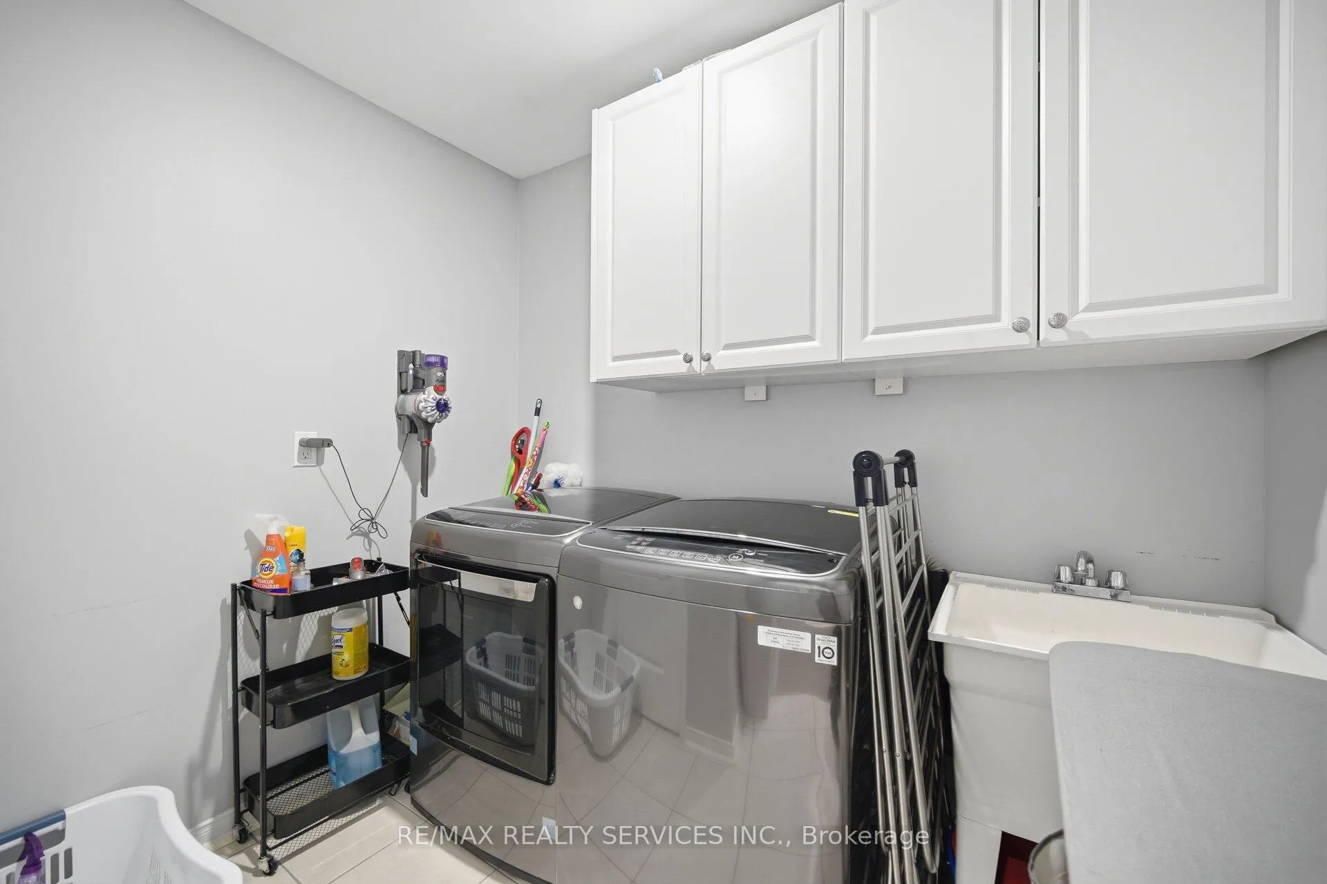 Photo 31 of 56 Rimrock Crescent, Whitby, Williamsburg — HOMEH