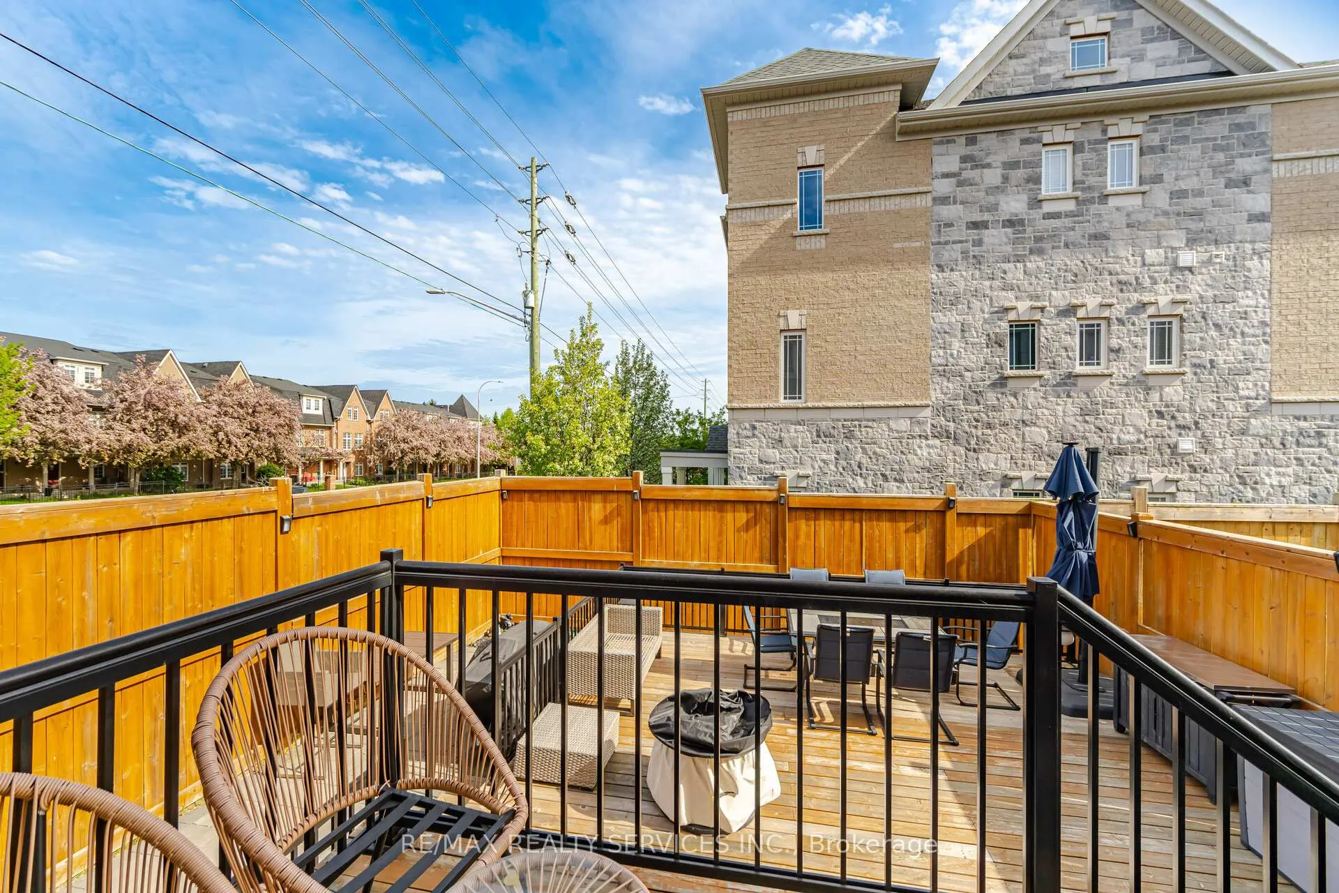 Photo 42 of 56 Rimrock Crescent, Whitby, Williamsburg — HOMEH