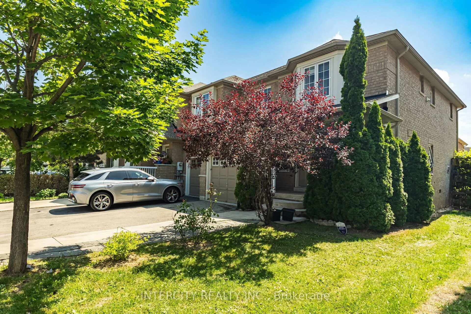 Photo 4 of 18 Snowshoe Lane, Brampton, Sandringham-Wellington — HOMEH