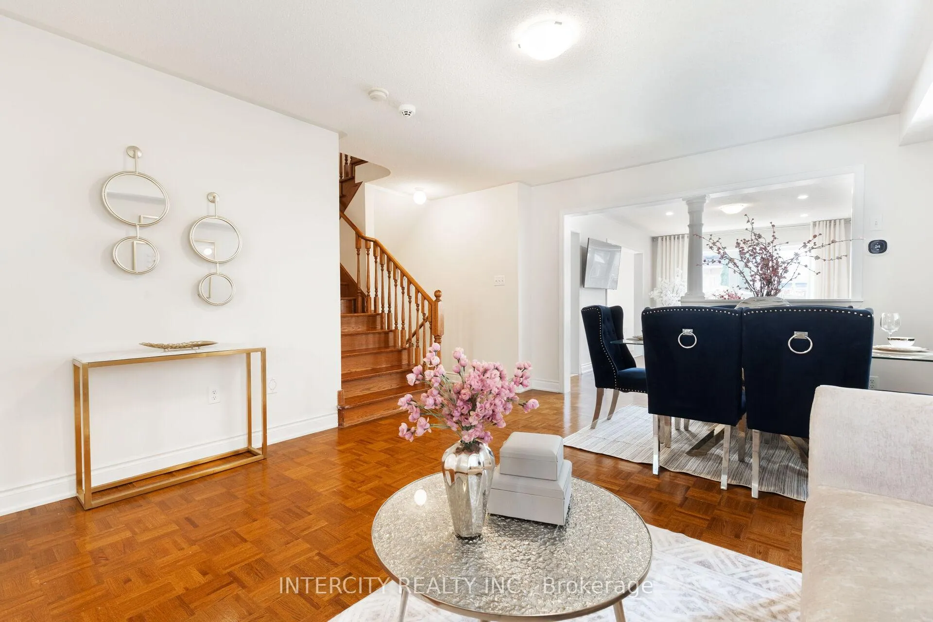 Photo 10 of 18 Snowshoe Lane, Brampton, Sandringham-Wellington — HOMEH