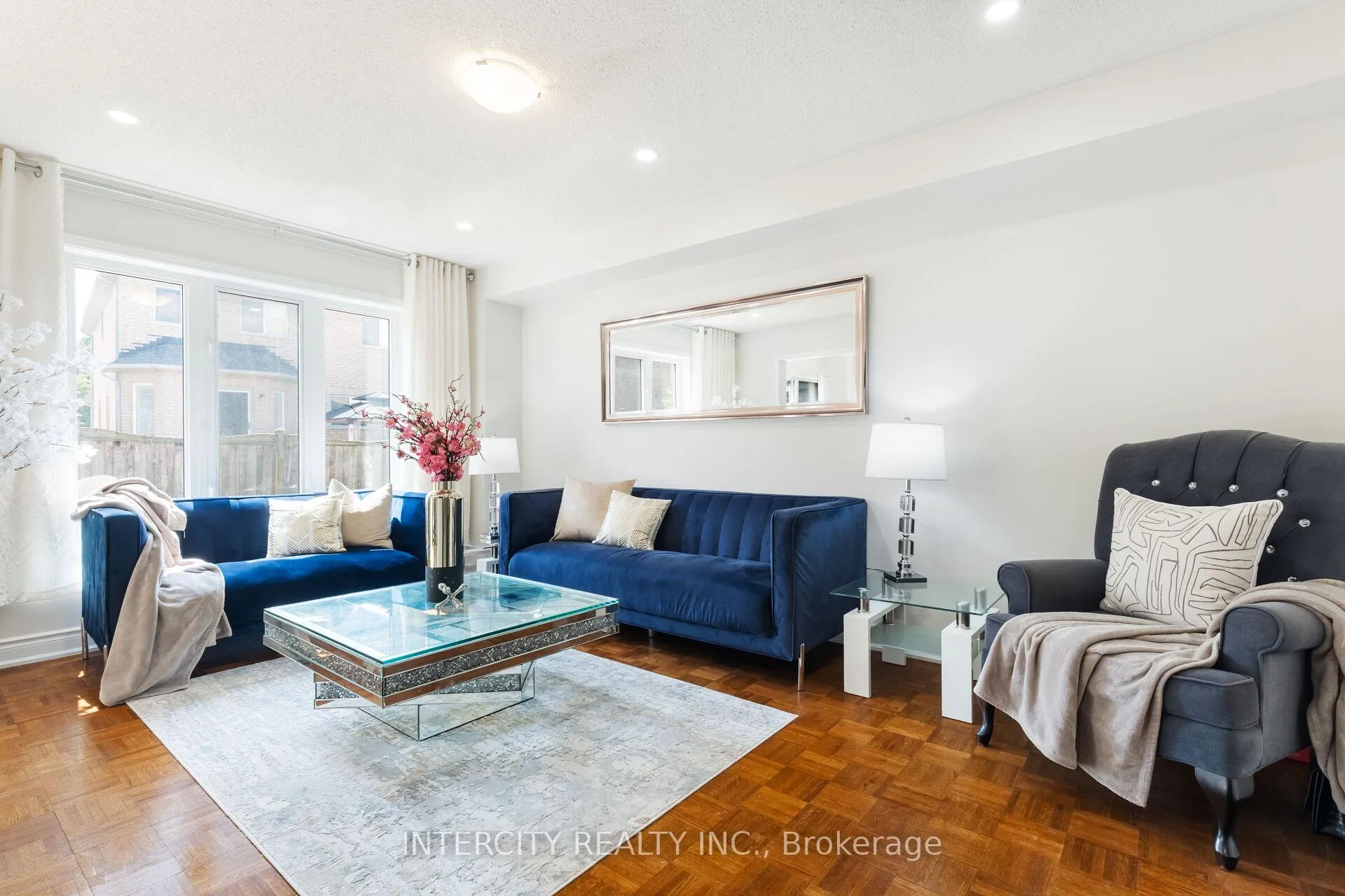 Photo 11 of 18 Snowshoe Lane, Brampton, Sandringham-Wellington — HOMEH