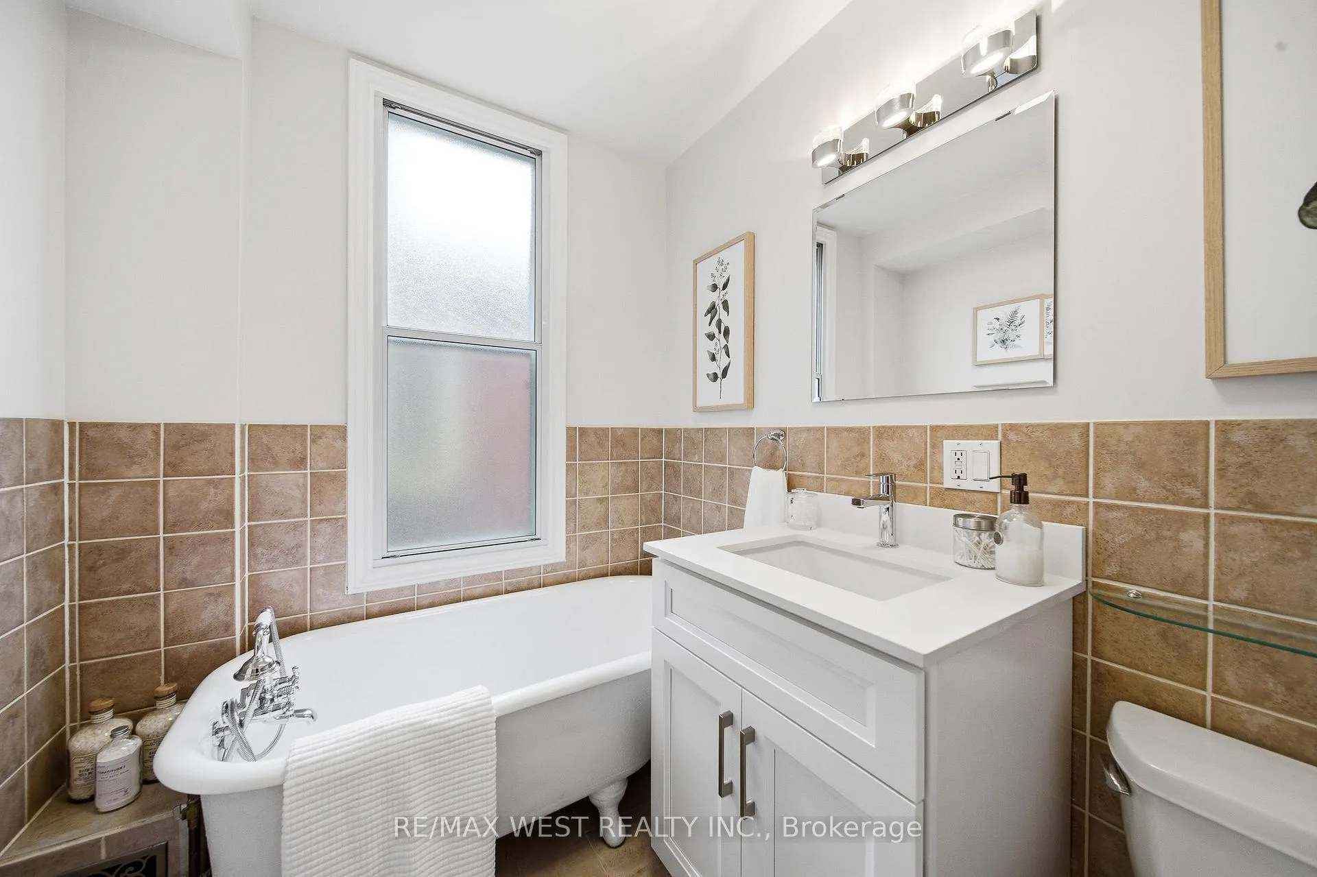 Photo 15 of 12 Kennedy Avenue, Toronto, High Park-Swansea — HOMEH