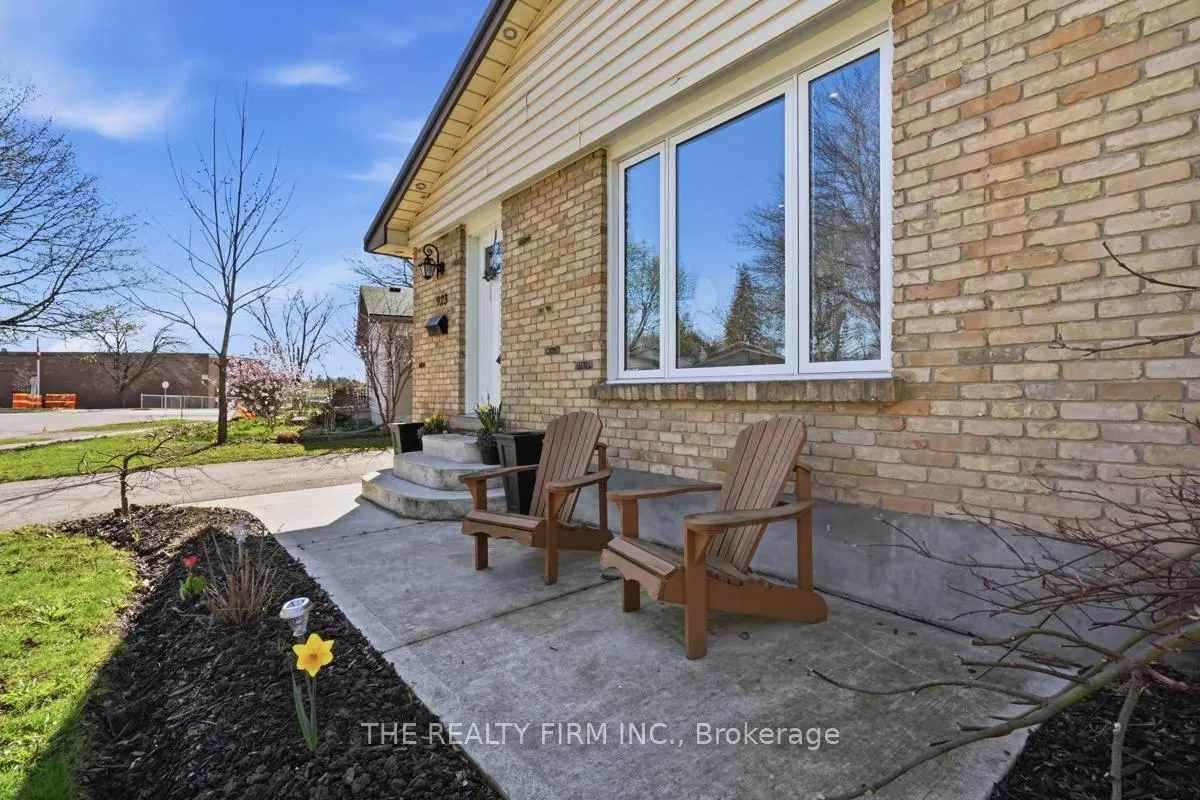 Photo 4 of 923 Willow Lane, London, South Y — HOMEH