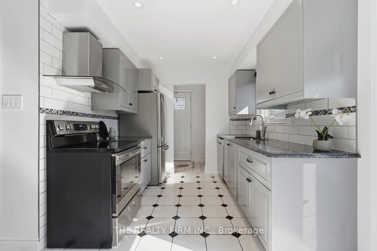 Photo 12 of 923 Willow Lane, London, South Y — HOMEH
