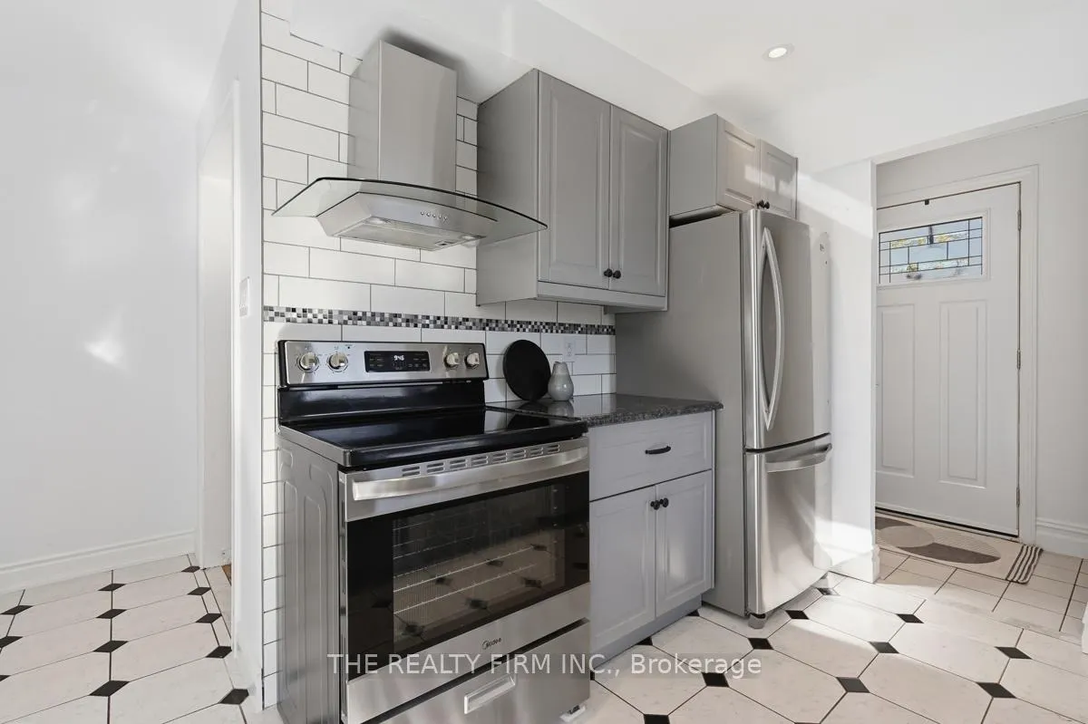 Photo 13 of 923 Willow Lane, London, South Y — HOMEH