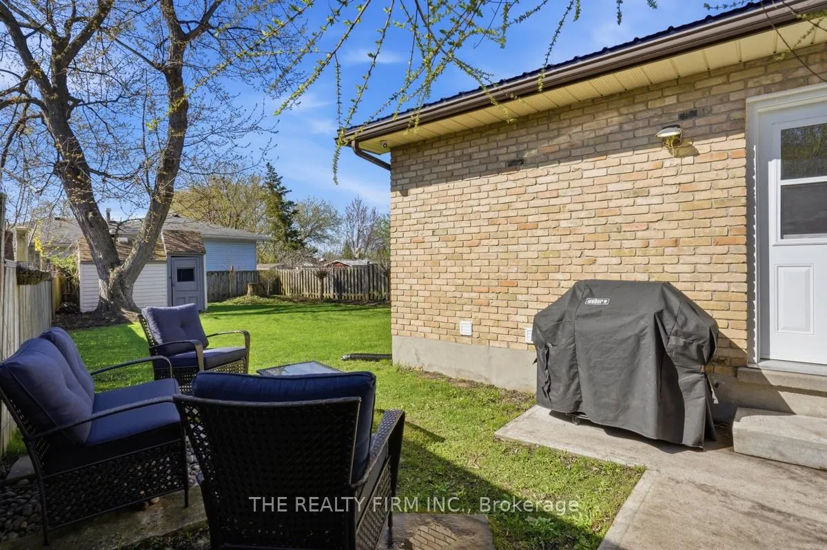 Photo 40 of 923 Willow Lane, London, South Y — HOMEH
