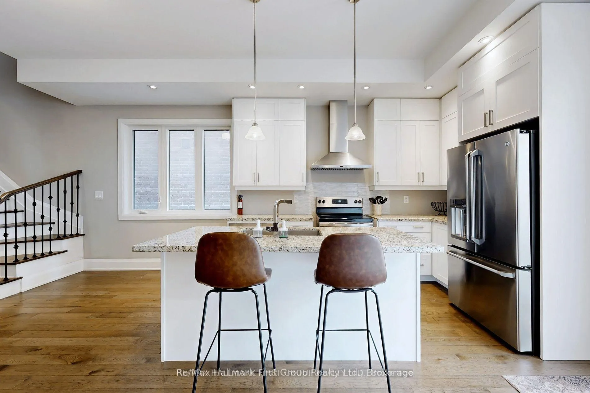 Photo 3 of 2 Helen Avenue, Toronto, Caledonia-Fairbank — HOMEH