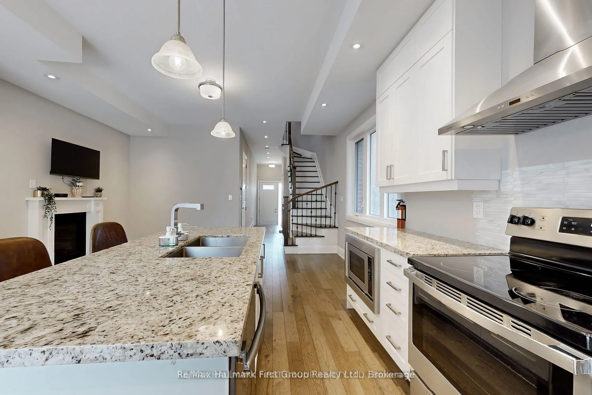 Photo 5 of 2 Helen Avenue, Toronto, Caledonia-Fairbank — HOMEH