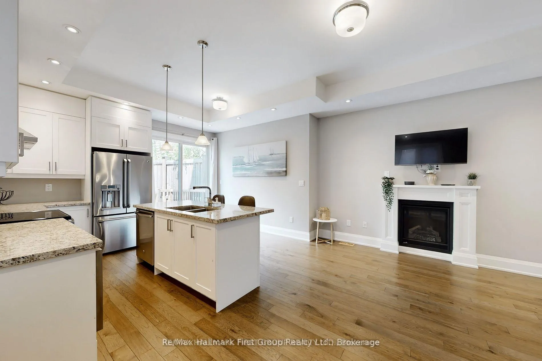 Photo 7 of 2 Helen Avenue, Toronto, Caledonia-Fairbank — HOMEH