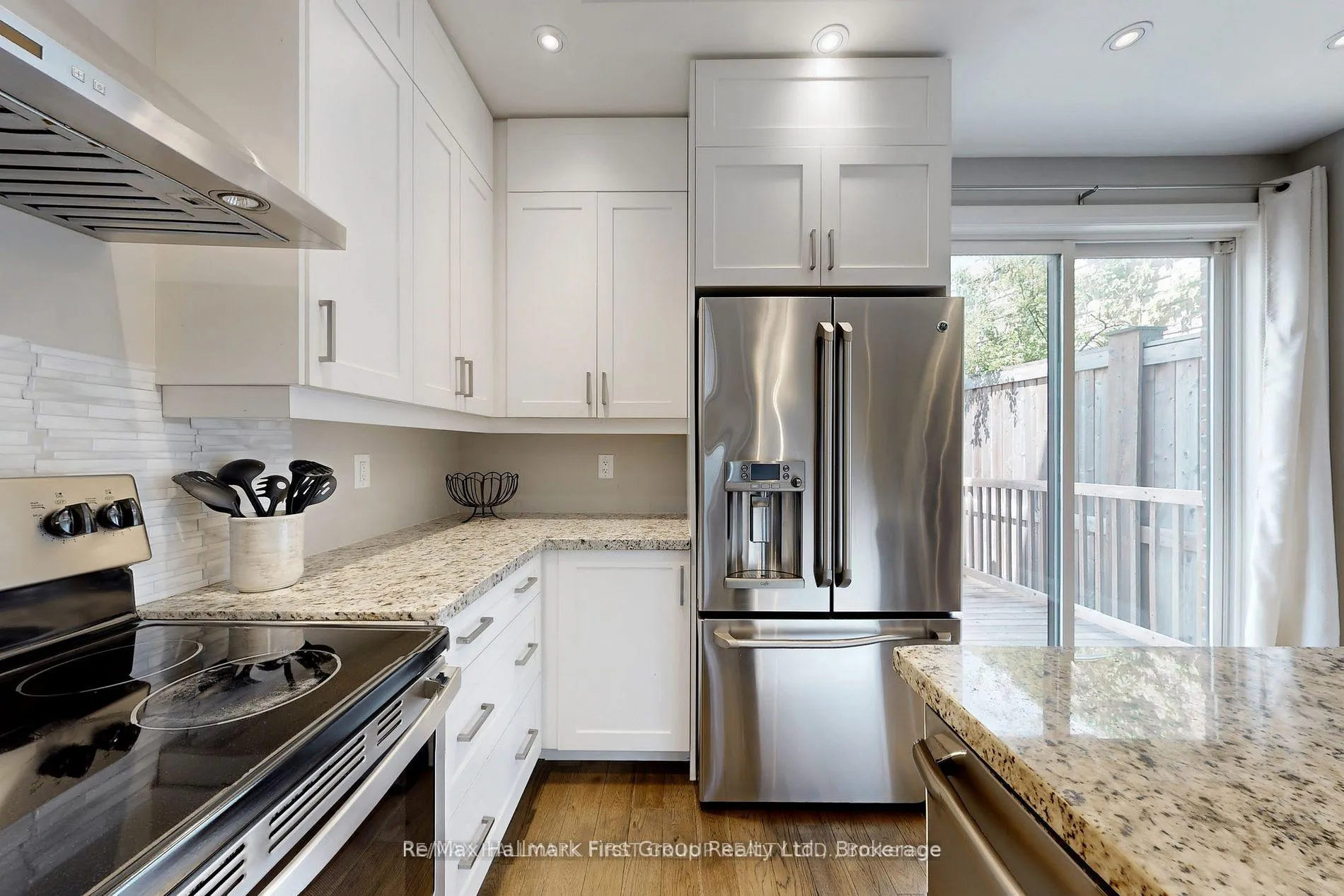 Photo 8 of 2 Helen Avenue, Toronto, Caledonia-Fairbank — HOMEH