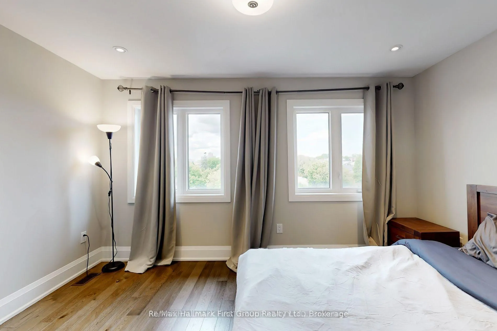 Photo 23 of 2 Helen Avenue, Toronto, Caledonia-Fairbank — HOMEH