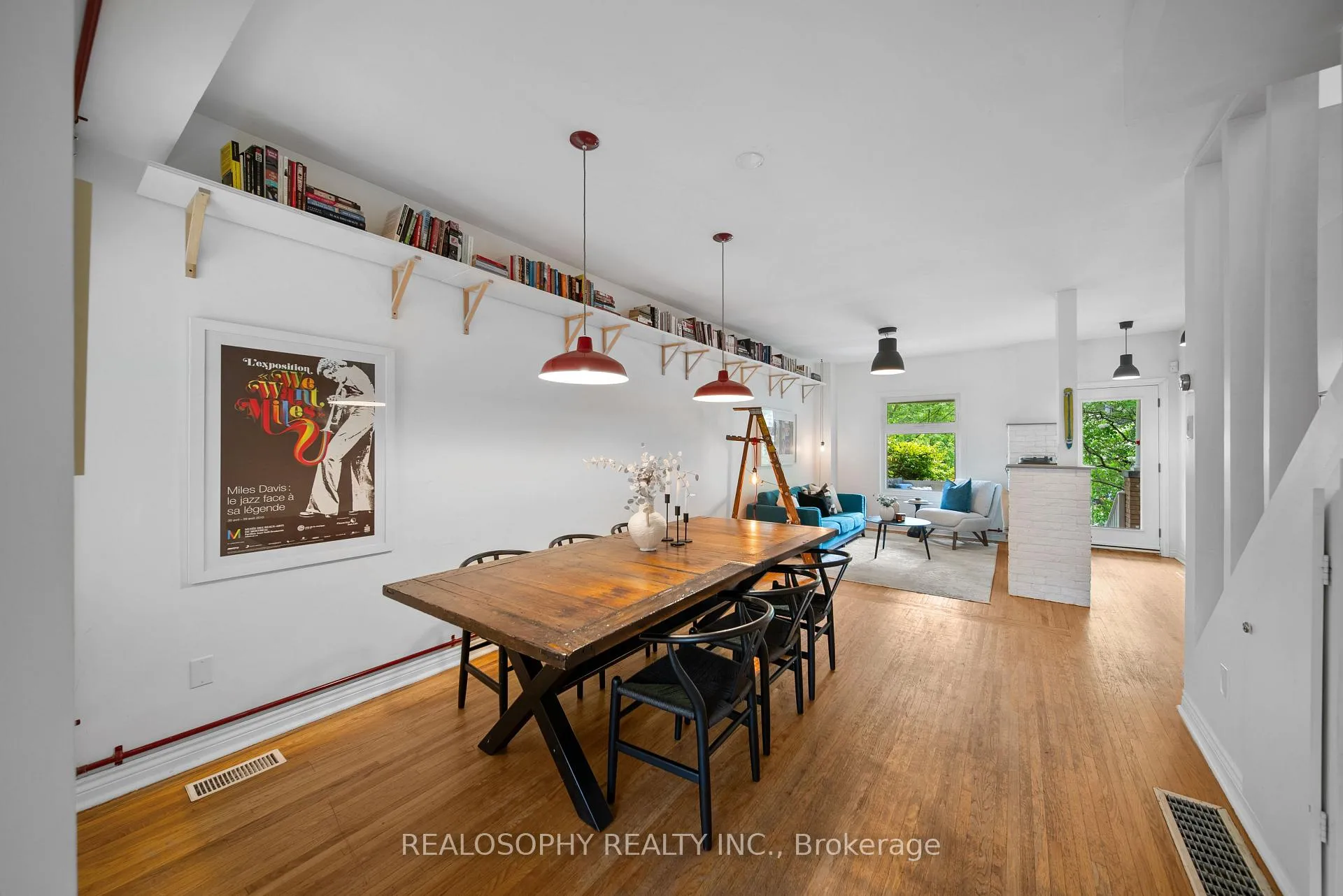 Photo 4 of 118 Ivy Avenue, Toronto, South Riverdale — HOMEH