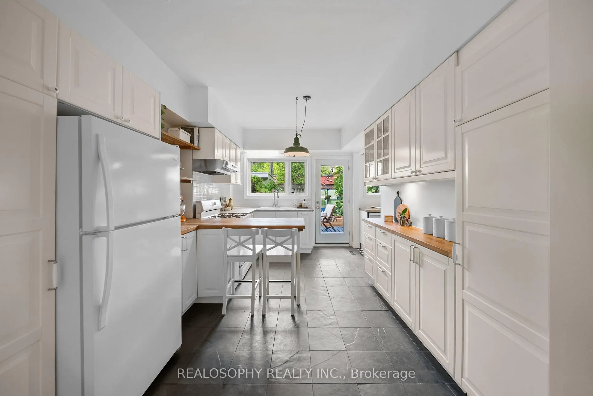 Photo 10 of 118 Ivy Avenue, Toronto, South Riverdale — HOMEH