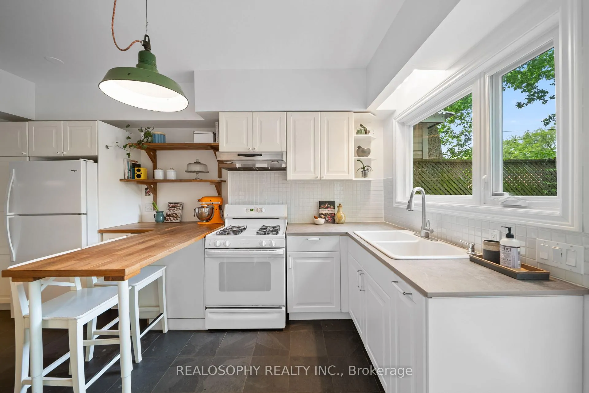 Photo 12 of 118 Ivy Avenue, Toronto, South Riverdale — HOMEH