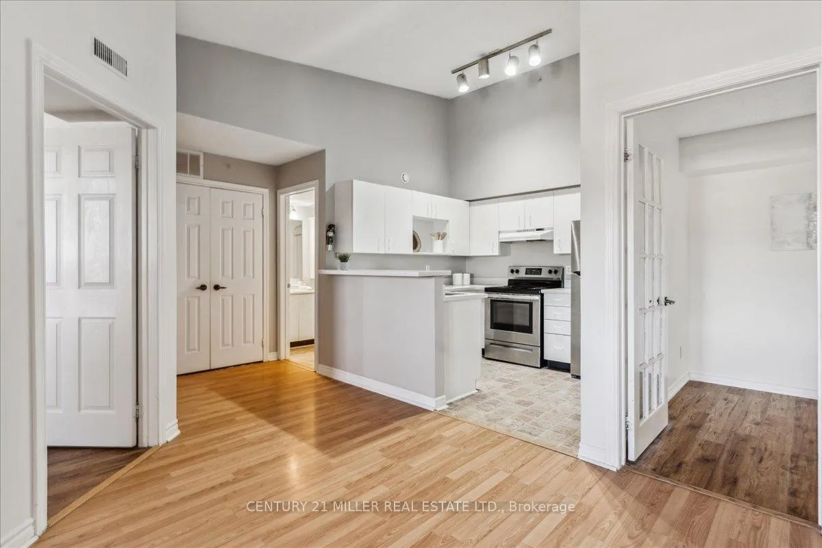 Photo 5 of Unit 406, 4003 Kilmer Drive, Burlington, Tansley — HOMEH