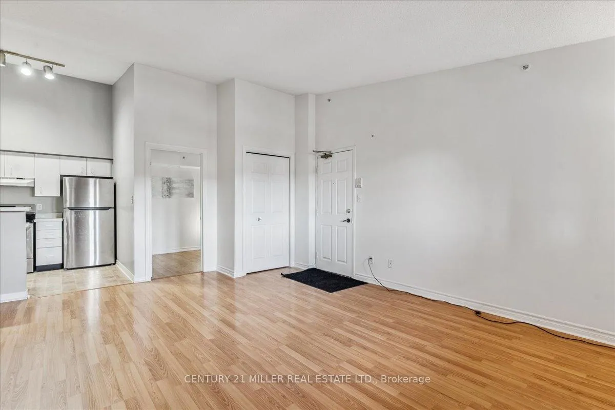 Photo 11 of Unit 406, 4003 Kilmer Drive, Burlington, Tansley — HOMEH