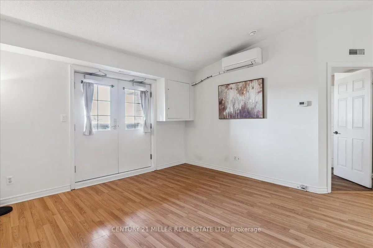 Photo 12 of Unit 406, 4003 Kilmer Drive, Burlington, Tansley — HOMEH