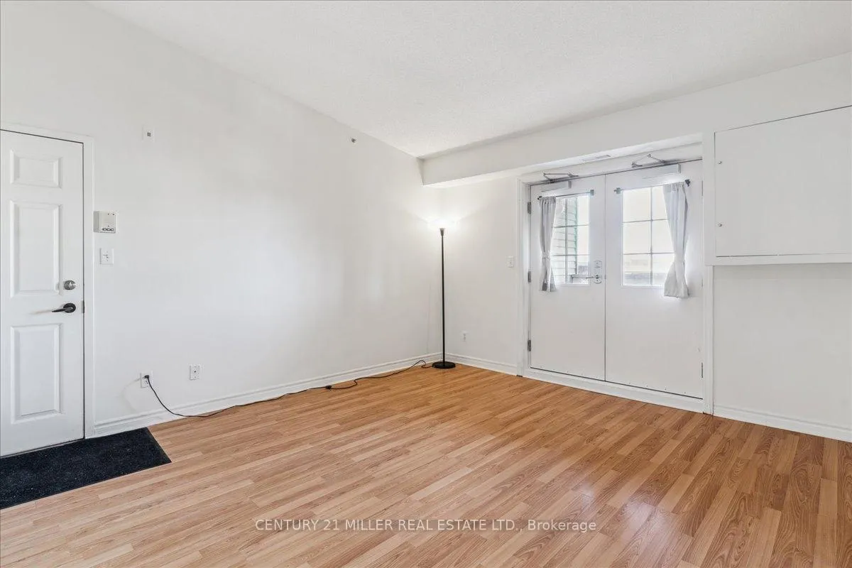 Photo 13 of Unit 406, 4003 Kilmer Drive, Burlington, Tansley — HOMEH