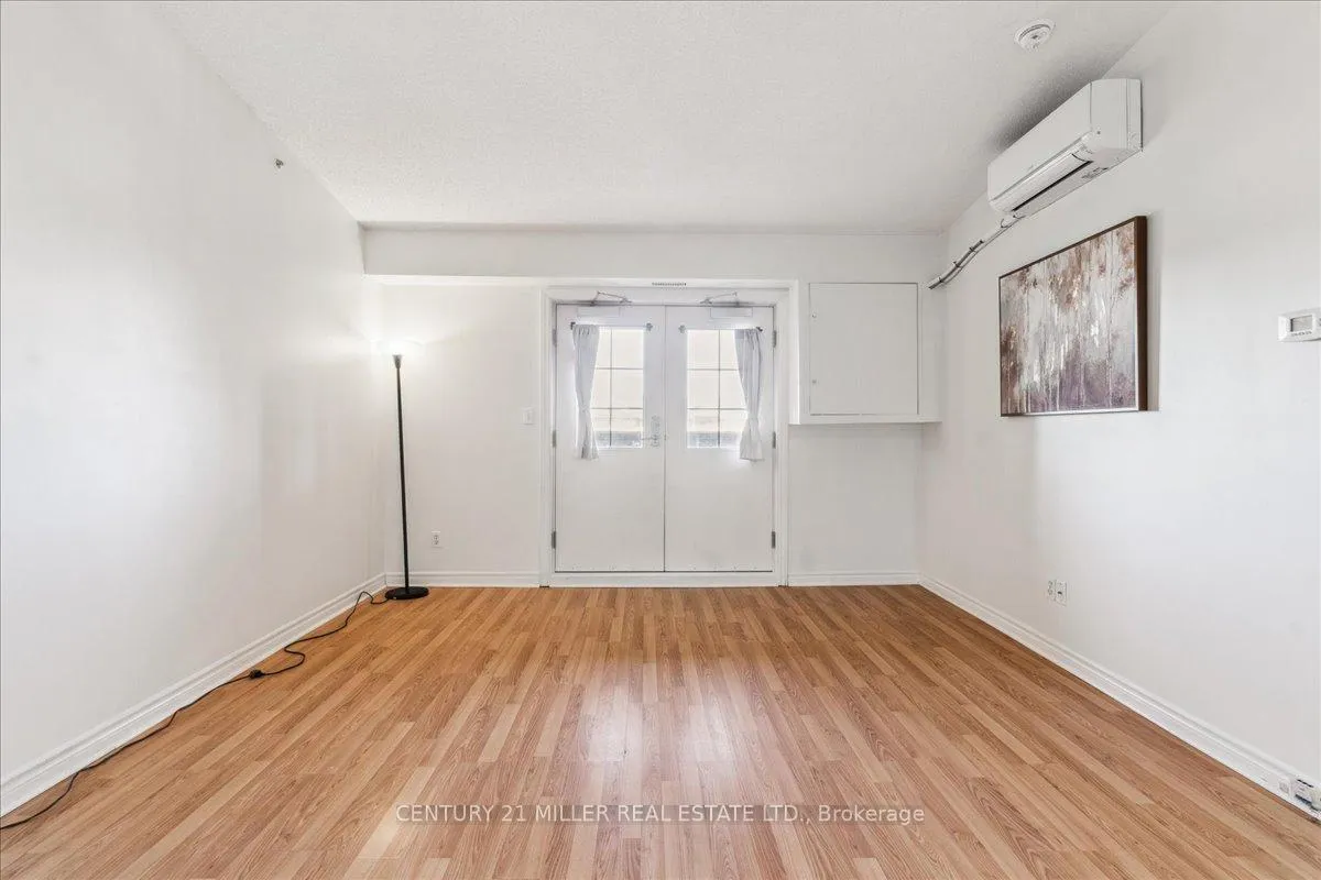 Photo 14 of Unit 406, 4003 Kilmer Drive, Burlington, Tansley — HOMEH