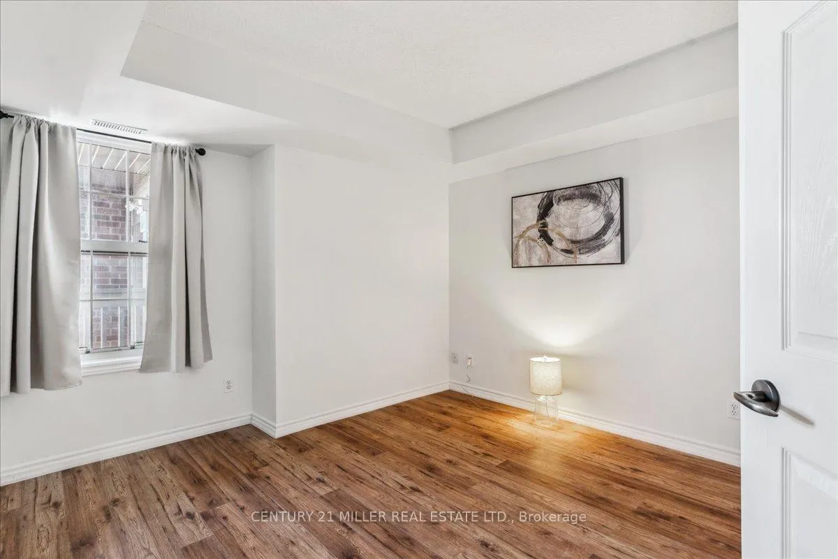 Photo 15 of Unit 406, 4003 Kilmer Drive, Burlington, Tansley — HOMEH