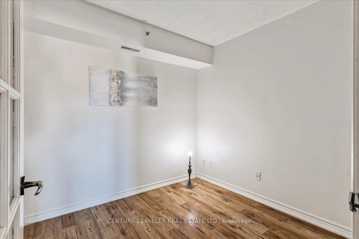 Photo 17 of Unit 406, 4003 Kilmer Drive, Burlington, Tansley — HOMEH