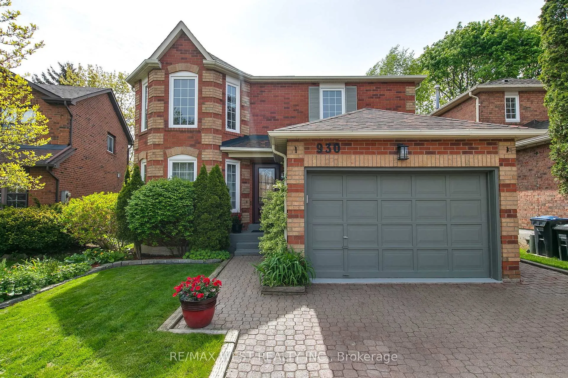 Front of 930 Maramis Court