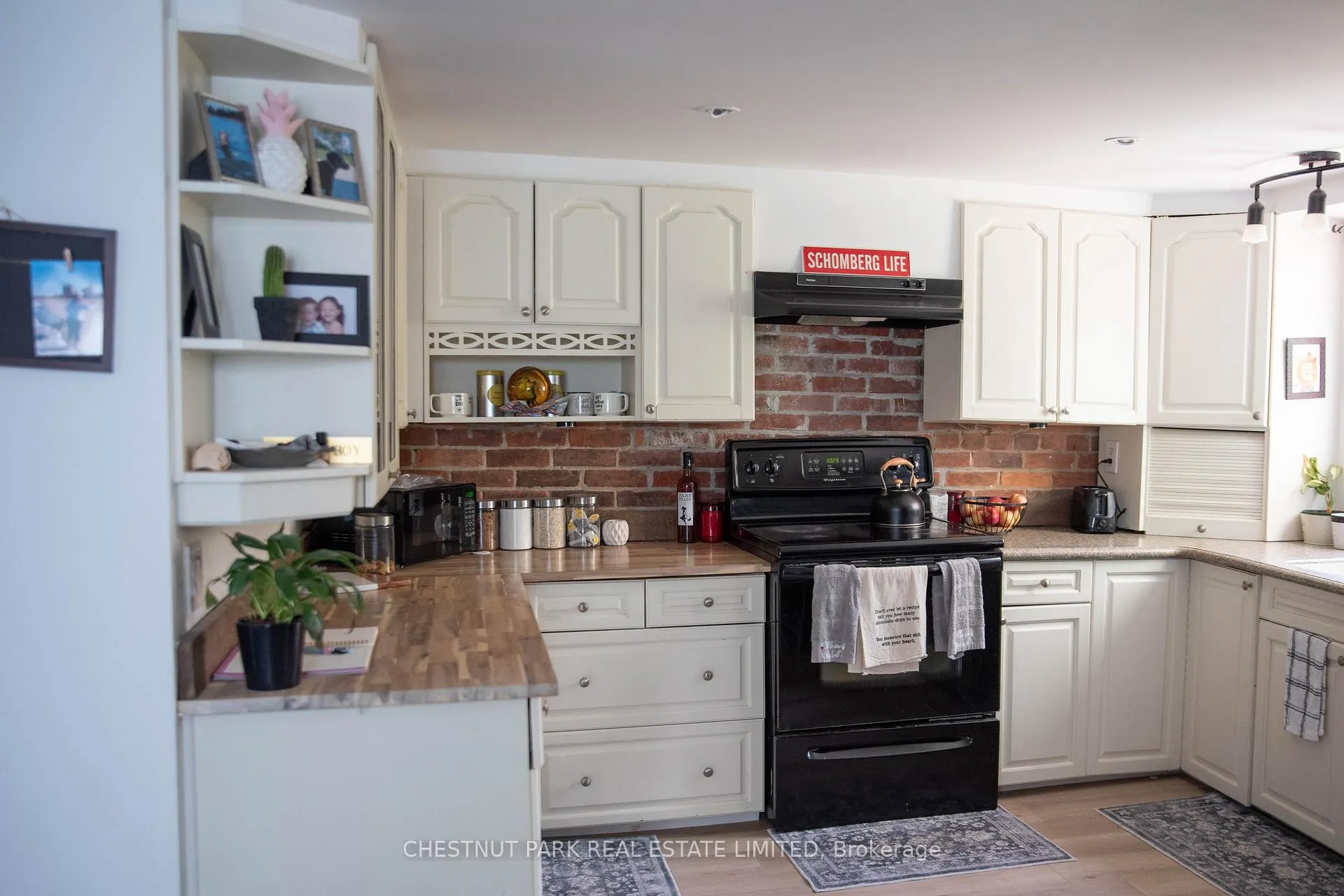 Photo 3 of Unit 1, 314 Main Street, King, Schomberg — HOMEH