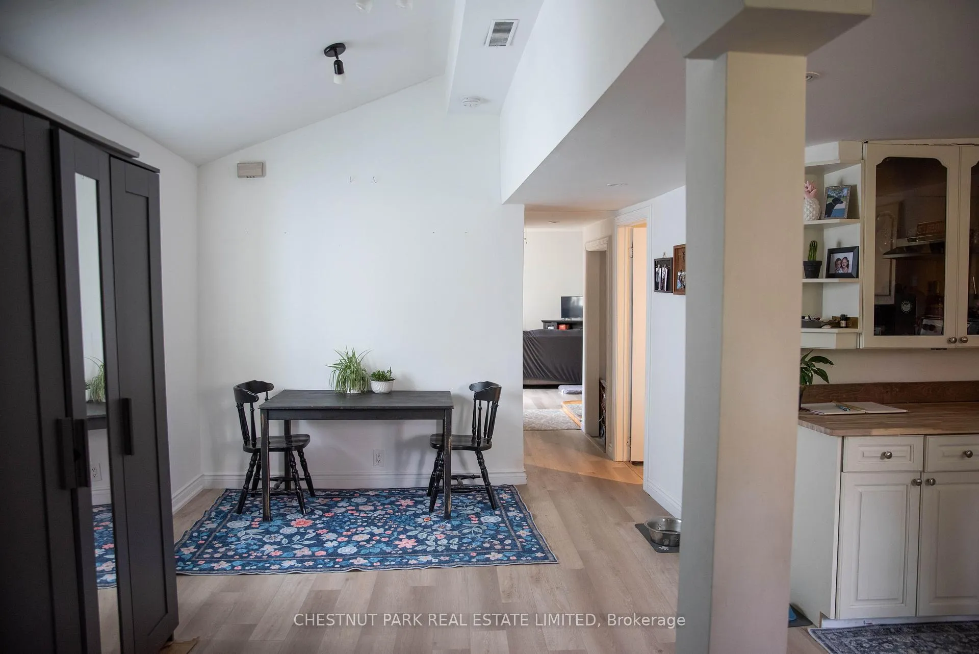 Photo 7 of Unit 1, 314 Main Street, King, Schomberg — HOMEH