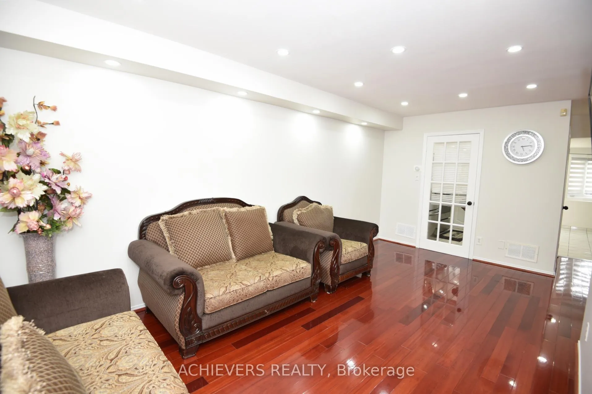 Photo 8 of 10 Gramercy Square, Scarborough, Rouge — HOMEH