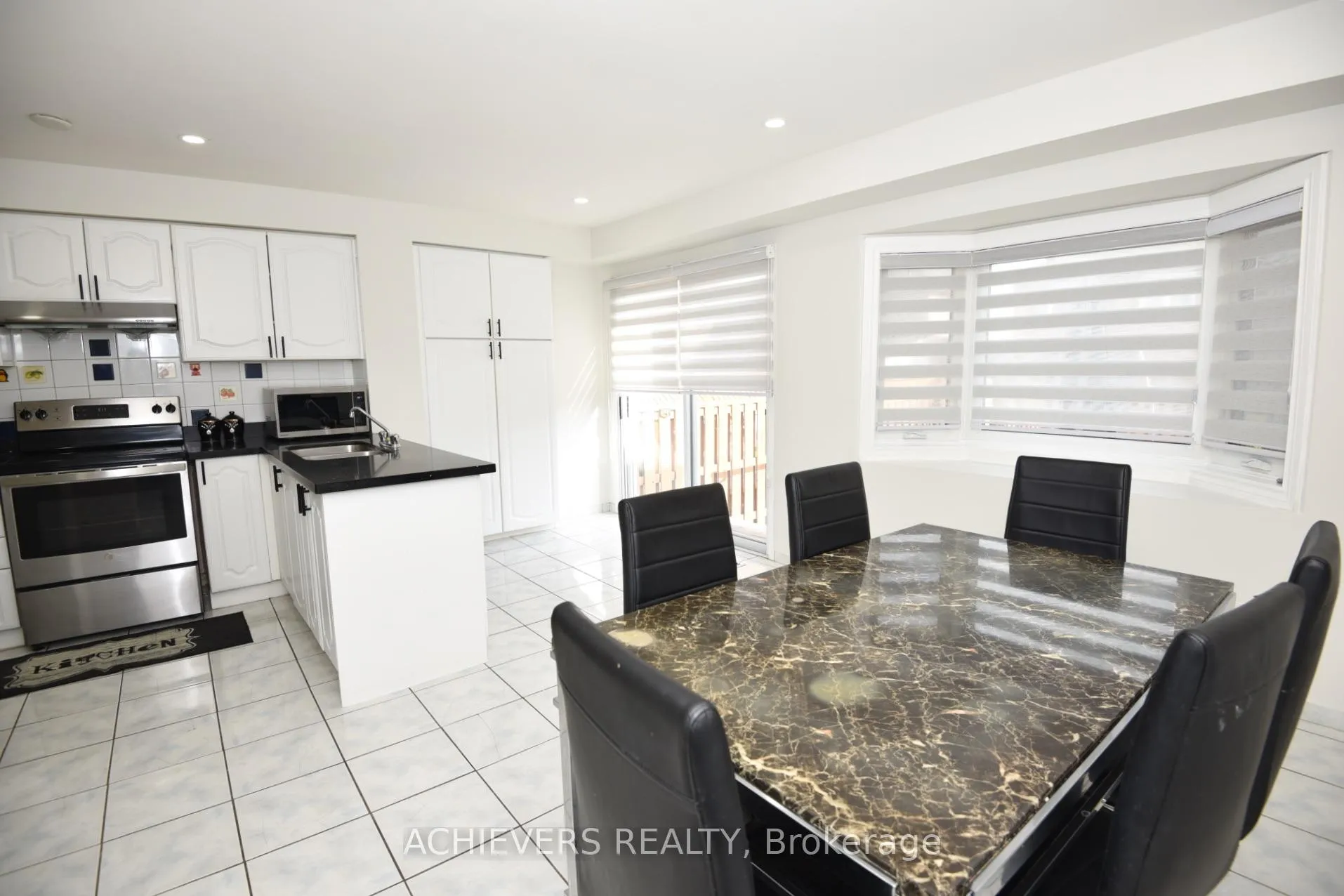 Photo 12 of 10 Gramercy Square, Scarborough, Rouge — HOMEH