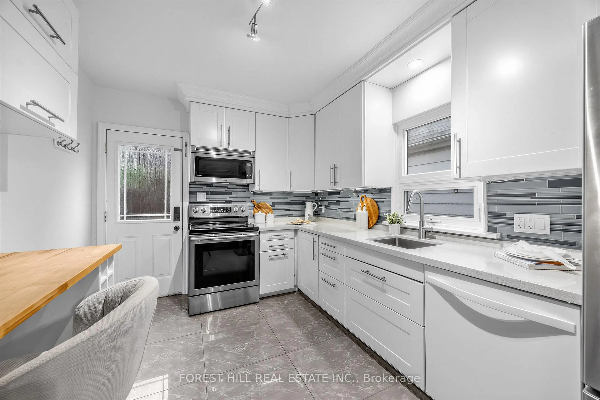 Photo 12 of 43 Norwood Road, Toronto, East End-Danforth — HOMEH