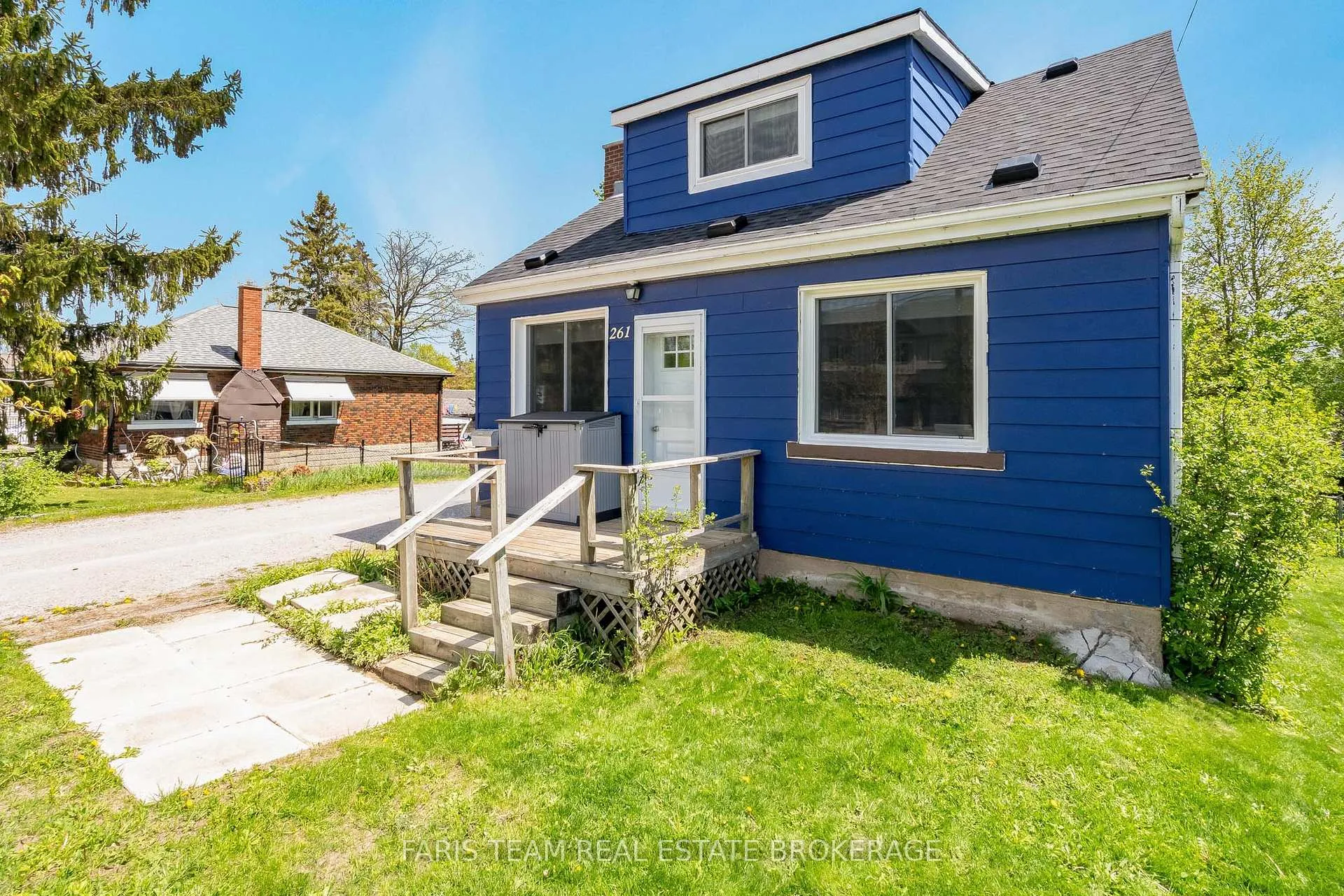 Photo 2 of 261 James Street E, Orillia — HOMEH