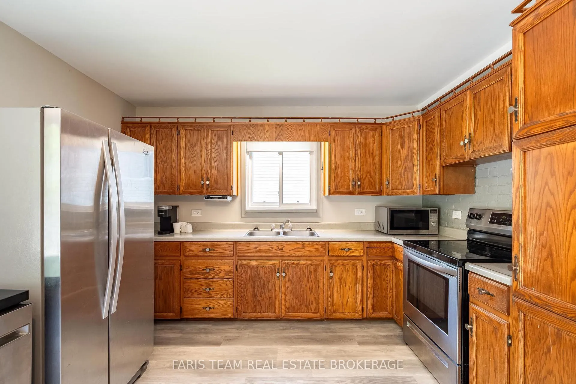 Photo 5 of 261 James Street E, Orillia — HOMEH