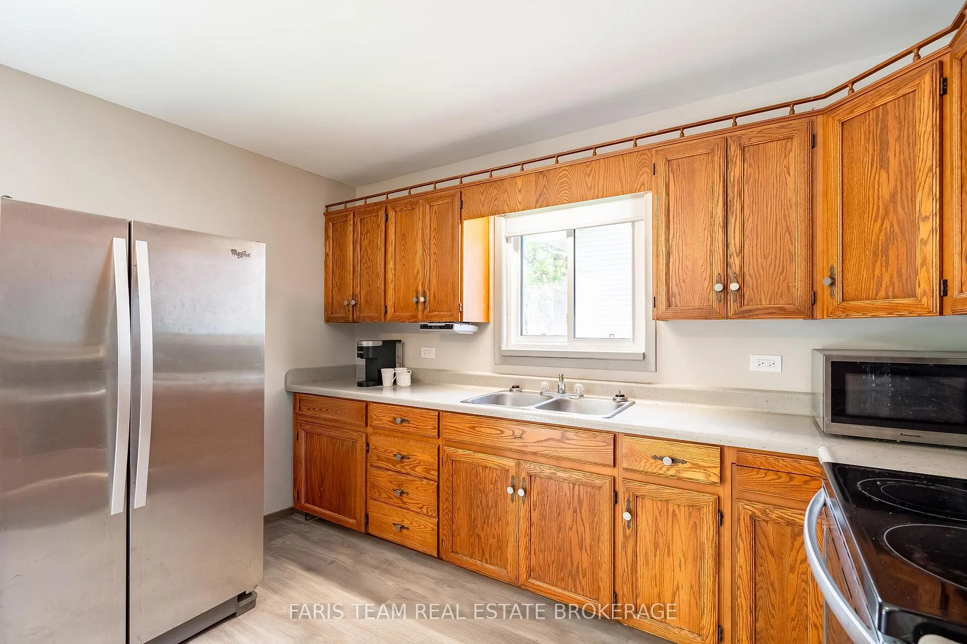Photo 6 of 261 James Street E, Orillia — HOMEH