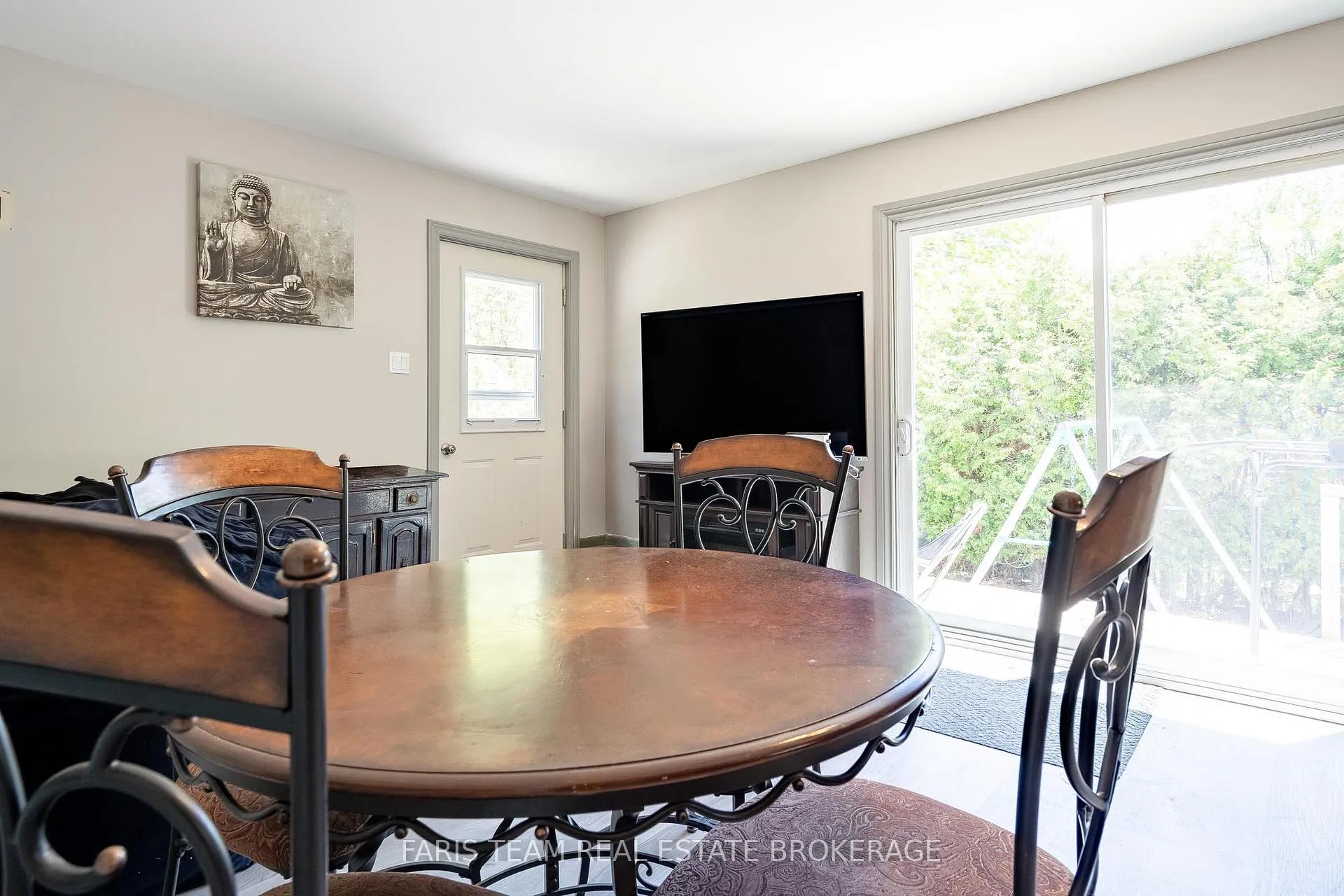 Photo 9 of 261 James Street E, Orillia — HOMEH