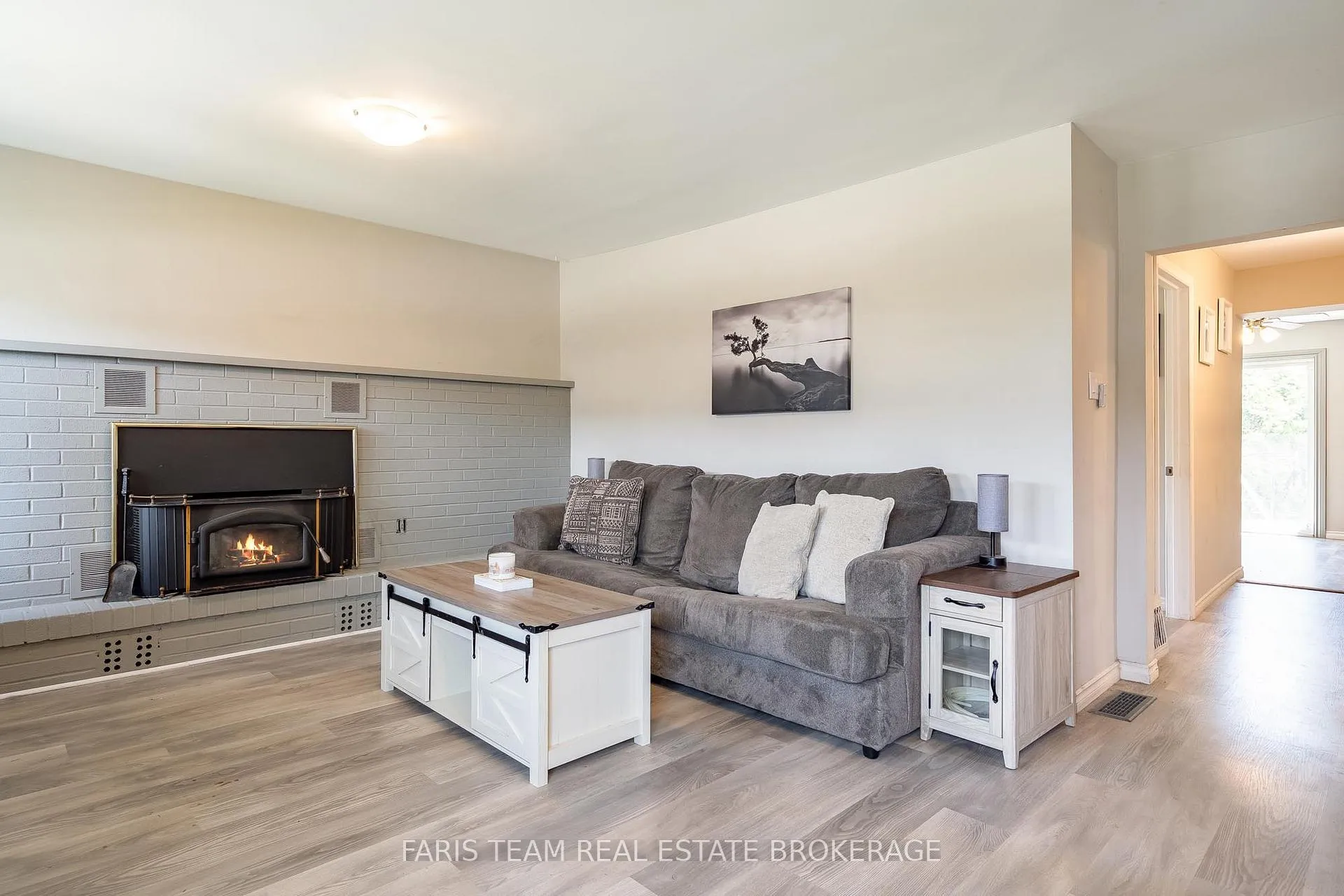 Photo 11 of 261 James Street E, Orillia — HOMEH
