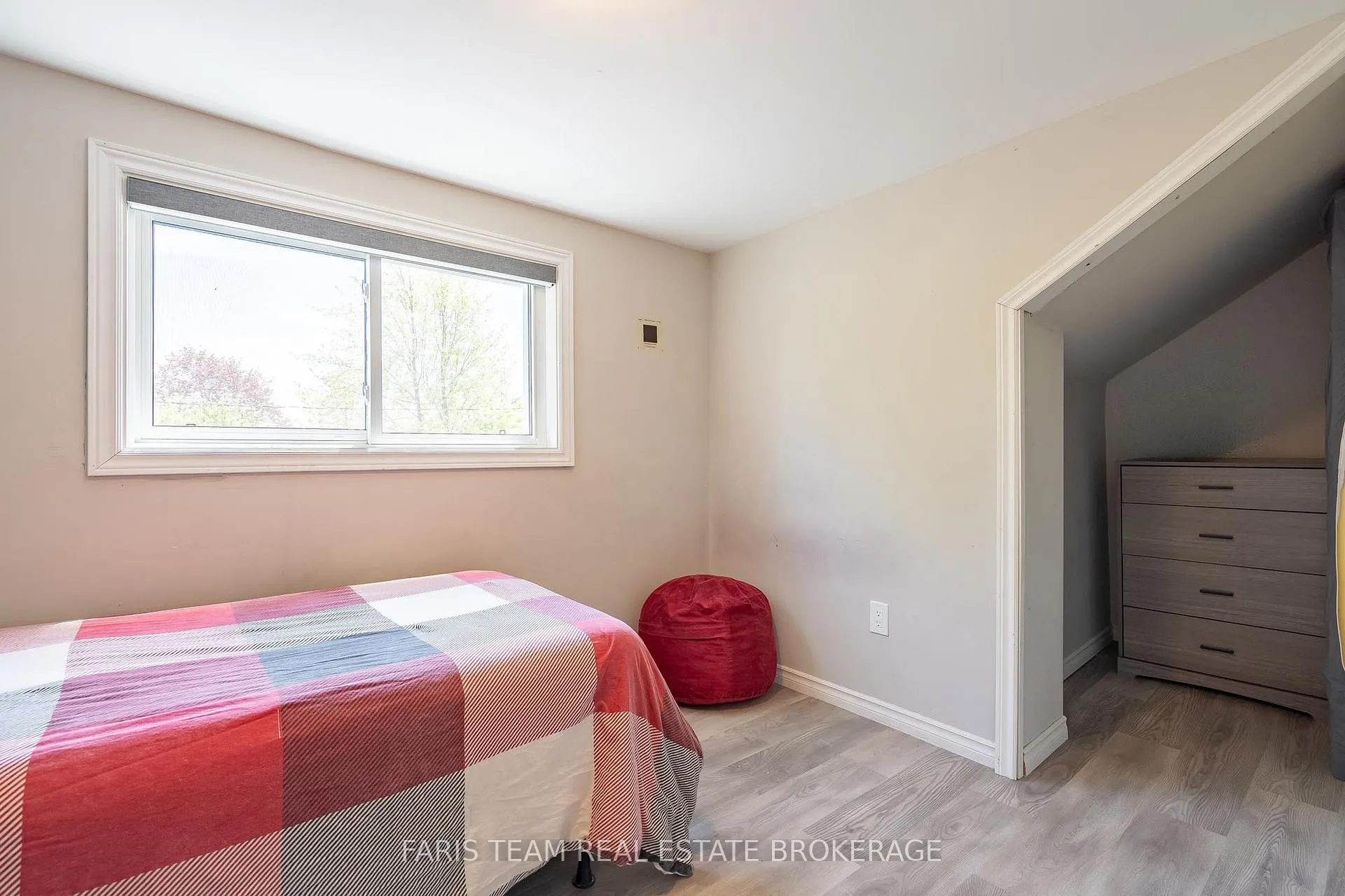 Photo 22 of 261 James Street E, Orillia — HOMEH