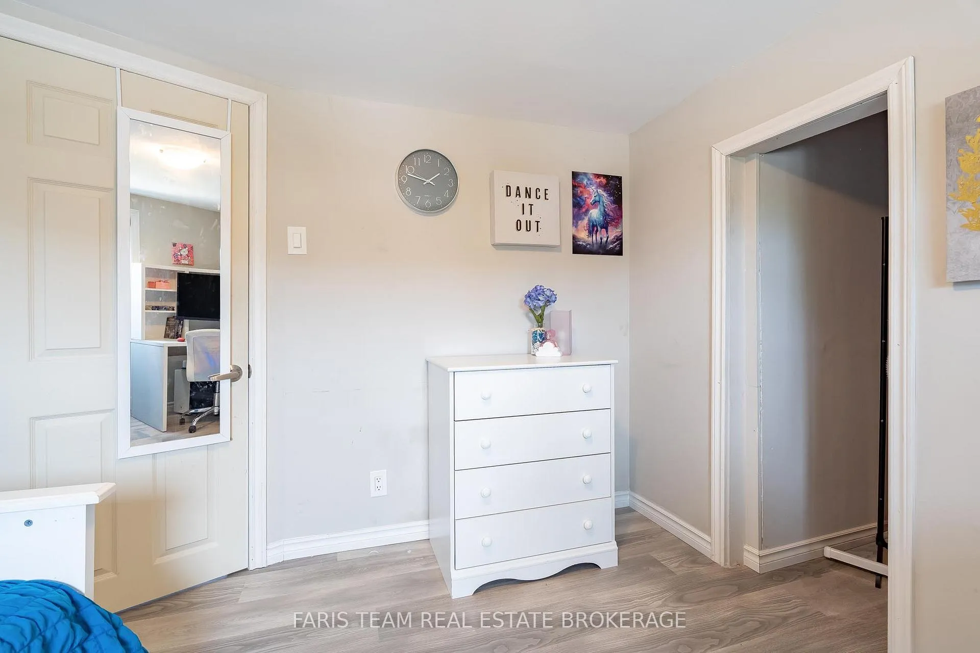 Photo 24 of 261 James Street E, Orillia — HOMEH