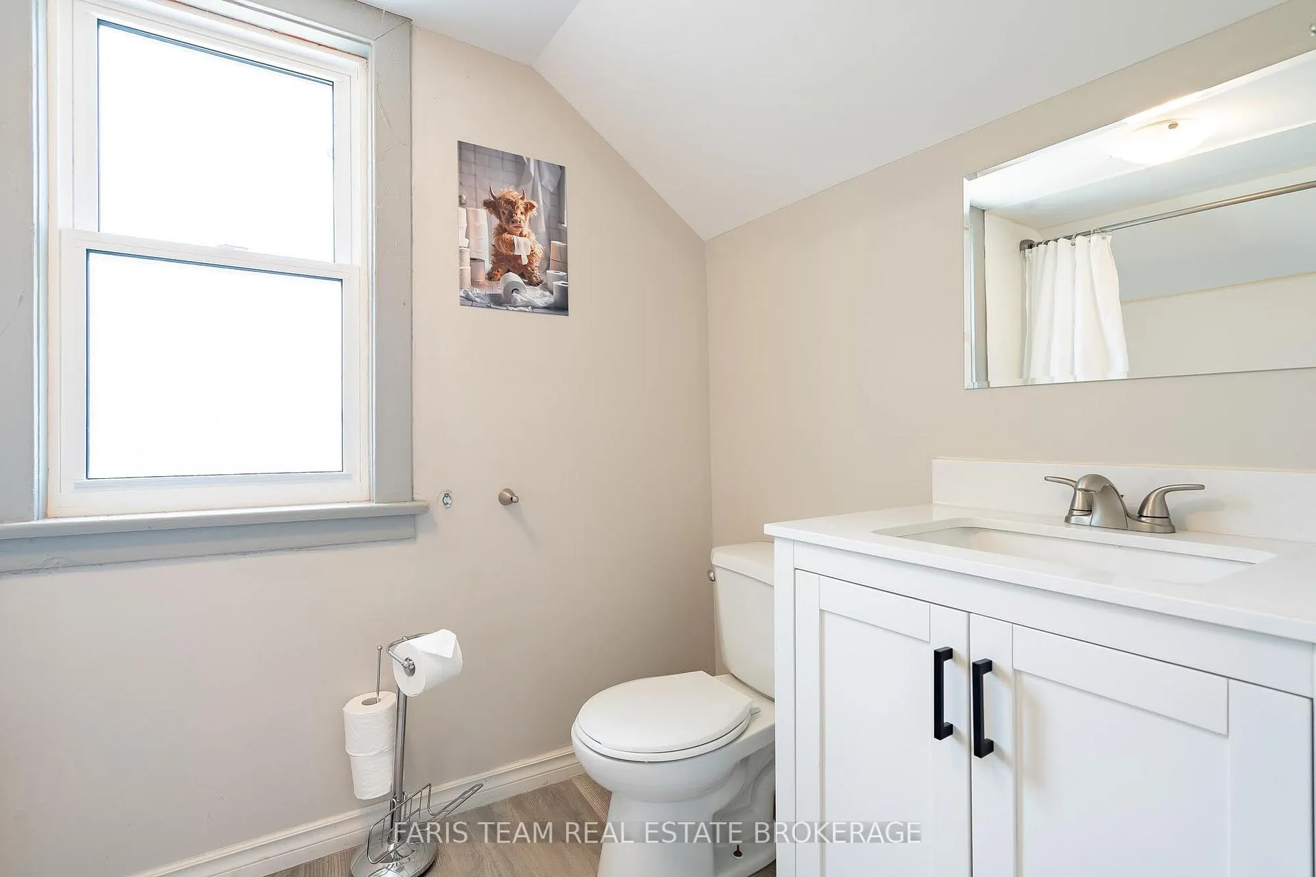 Photo 25 of 261 James Street E, Orillia — HOMEH